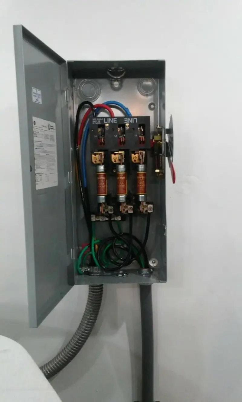 Three-phase disconnect switch installed for Smoke Detector Installation in James Island